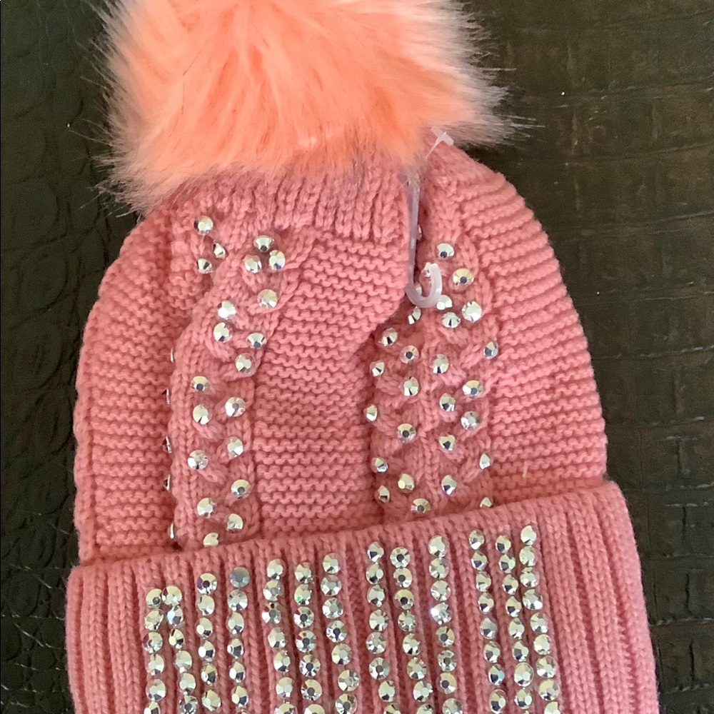 ๐ฅHP 3 for $25 ๐ฆ Rhinestone beanie - Womanโs gift - Picture 1 of 5